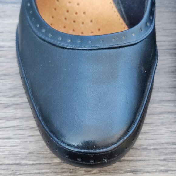 Clarks Artisan leather heels pumps black women's size 8 M - Picture 11 of 15